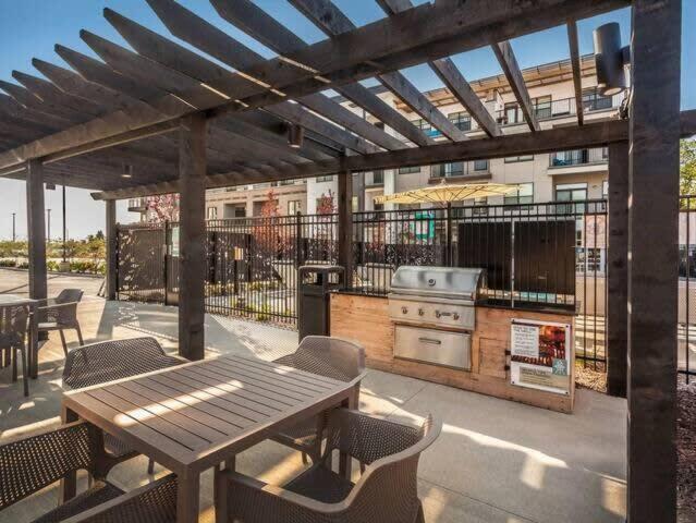 Cozysuites Spacious 2Br Next To Whole Foods Indianapolis Exterior foto